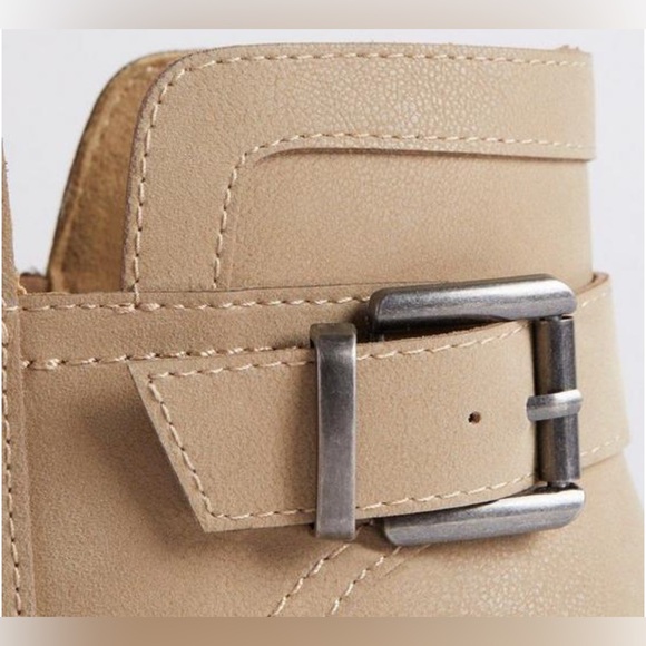 Torrid ankle boots (oatmeal) size 10W NWT - Picture 2 of 8